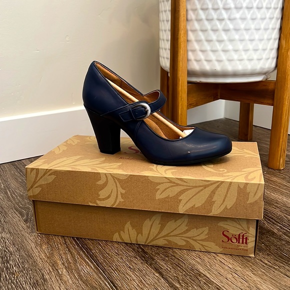 Sofft Navy Miranda Heels Pumps 